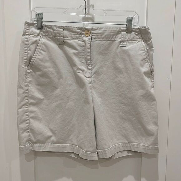 Talbots Pants - Talbots cream colored shorts
